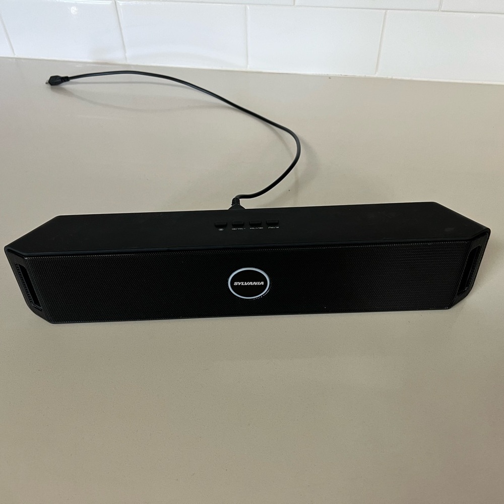 Sylvania light up Bluetooth speaker